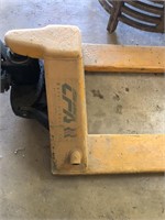 Pallet Jack- does not raise