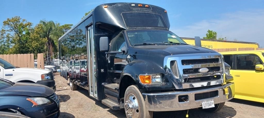 2006 Ford F-650 XLT RUNS/MOVES PARTY BUS