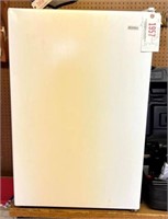 Kenmore White apartment size refrigerator 36”x24"