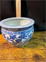 VINTAGE CHINESE BLUE & WHITE BOWL