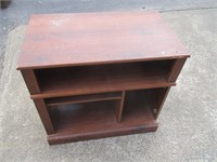 Wood Cabinet 19x32x29"