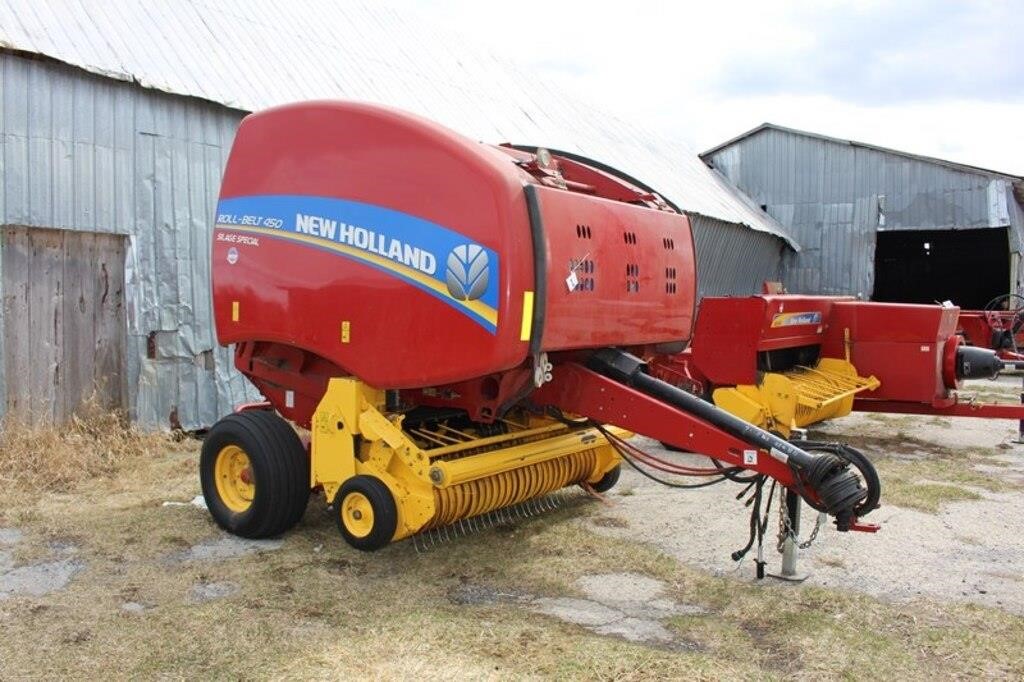 NH RB450 Silage Special round baler w/ monitor