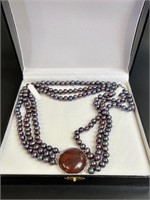 PEARL NECKLACE WITH AMBER PENDANT