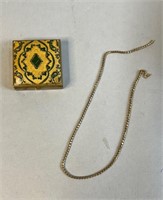 SMALL 10KT GOLD CHAIN WITH A COMPACT