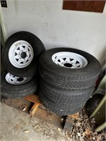 5 Mounted Radial Tubeless Trailer Tires