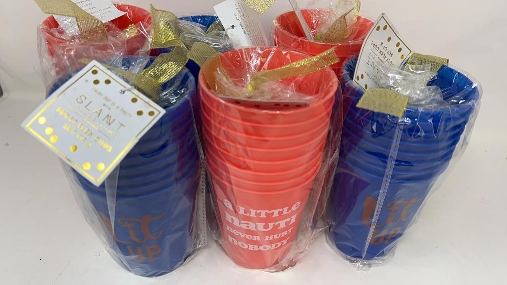 48e Themed Plastic Cups 12 oz