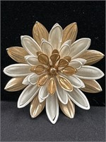 Sarah Cov flower brooch