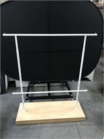 Metal Adjustable Display Rack with Wooden Base