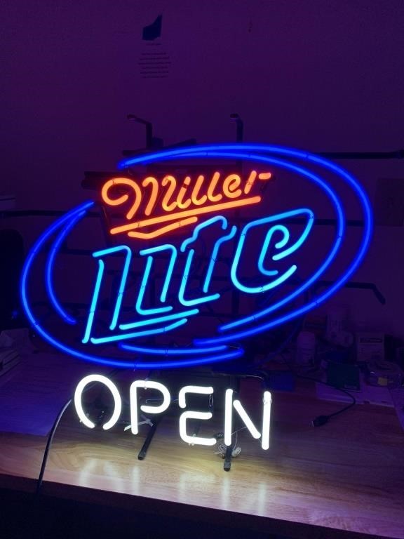 Neon Miller Lite Open Sign