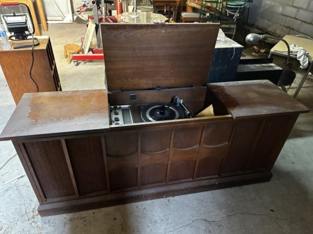 Sears Ole Time Vinyl Record Player and Cabinet