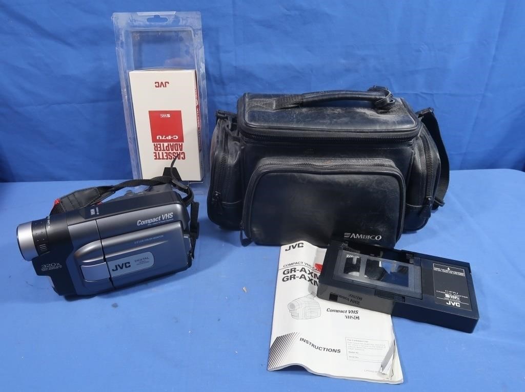 JVC Compact VHS Camcorder GRAXM310U in Case