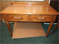 2-drawer Woodnen Desk 31hx42wx25.5"d
