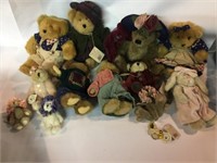 LARGE MIXED LOT OF BOYD'S BEARS