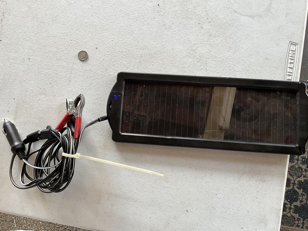 Solar. Powered battery charger untried
