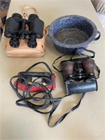 Binoculars / Iron / Pot
