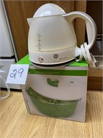 SALAD SPINNER & ELECTRIC KETTLE