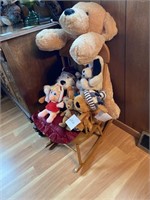 CHILDS ROCKING CHAIR & STUFFED ANIMALS