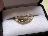 14K GOLD DIAMOND RING SIZE 7