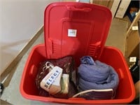 2 ELECTRIC BLANKETS & TOTE W/ LID