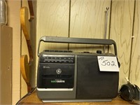 GE RADIO / CASSETTE PLAYER