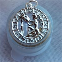 Aquarius - Astrology Dusting Powder&Necklace Charm