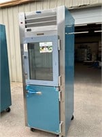 Traulsen 4-doors refrigerator on casters