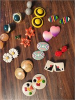 Vtg Plastic and Enamel Button Earrings