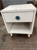 NIGHT STAND/ END TABLE