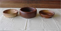 Vintage Wood Bowls set of 3 9"