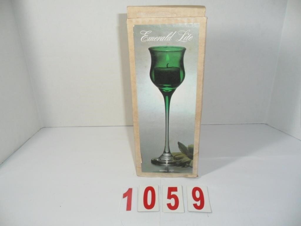 L.E. Smith 8693G 7.5" emerald Light