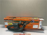 BLACK AND DECKER 16'' HEDGE TRIMMER