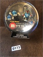 M&M Star Wars includes 2 stands!