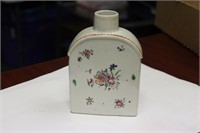 A Chinese Export Tea Container
