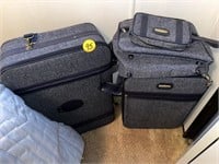 (4) Piece Luggage Set