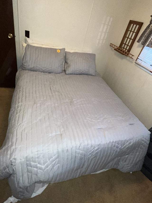 Full Size Bed w/Box Spring, Mattress, Frame & Cove