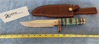 Hunting Knife w/ Leather Shealth