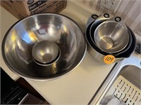 3 Piece Stainless Steel Pampered Chef Bowls & Othe