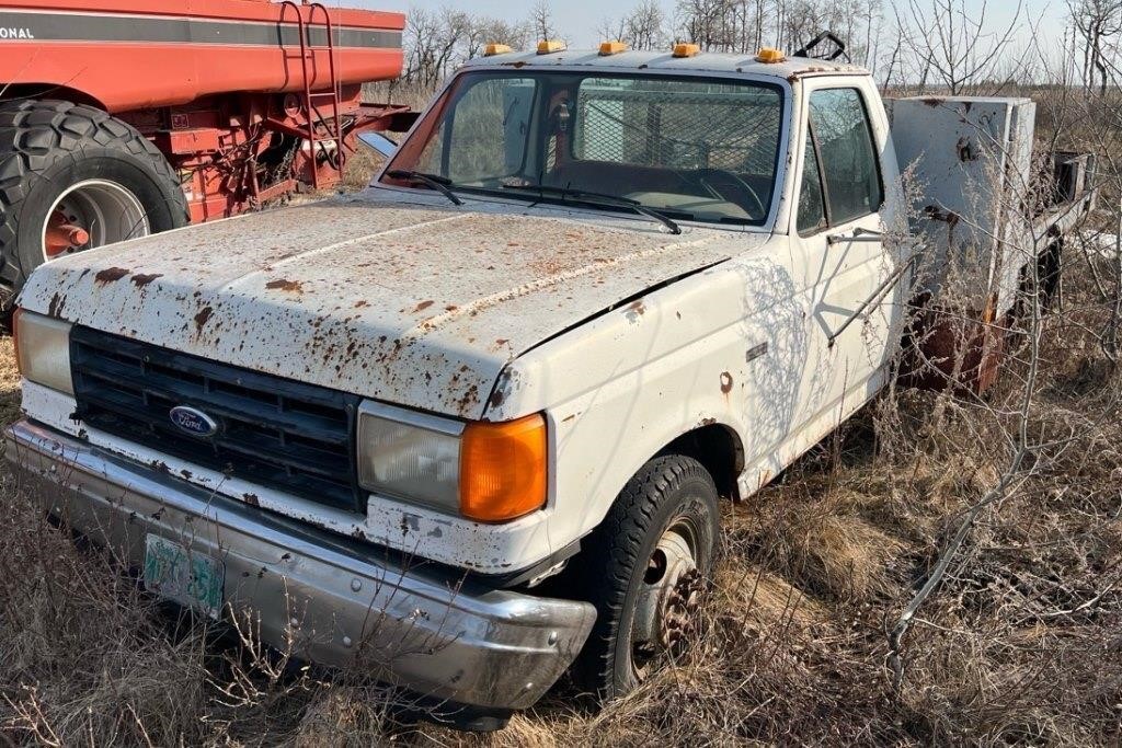 *OFF SITE* 1990's Ford Truck. For Parts. Not