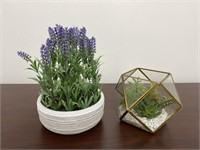 (2) Artificial decorative plants.