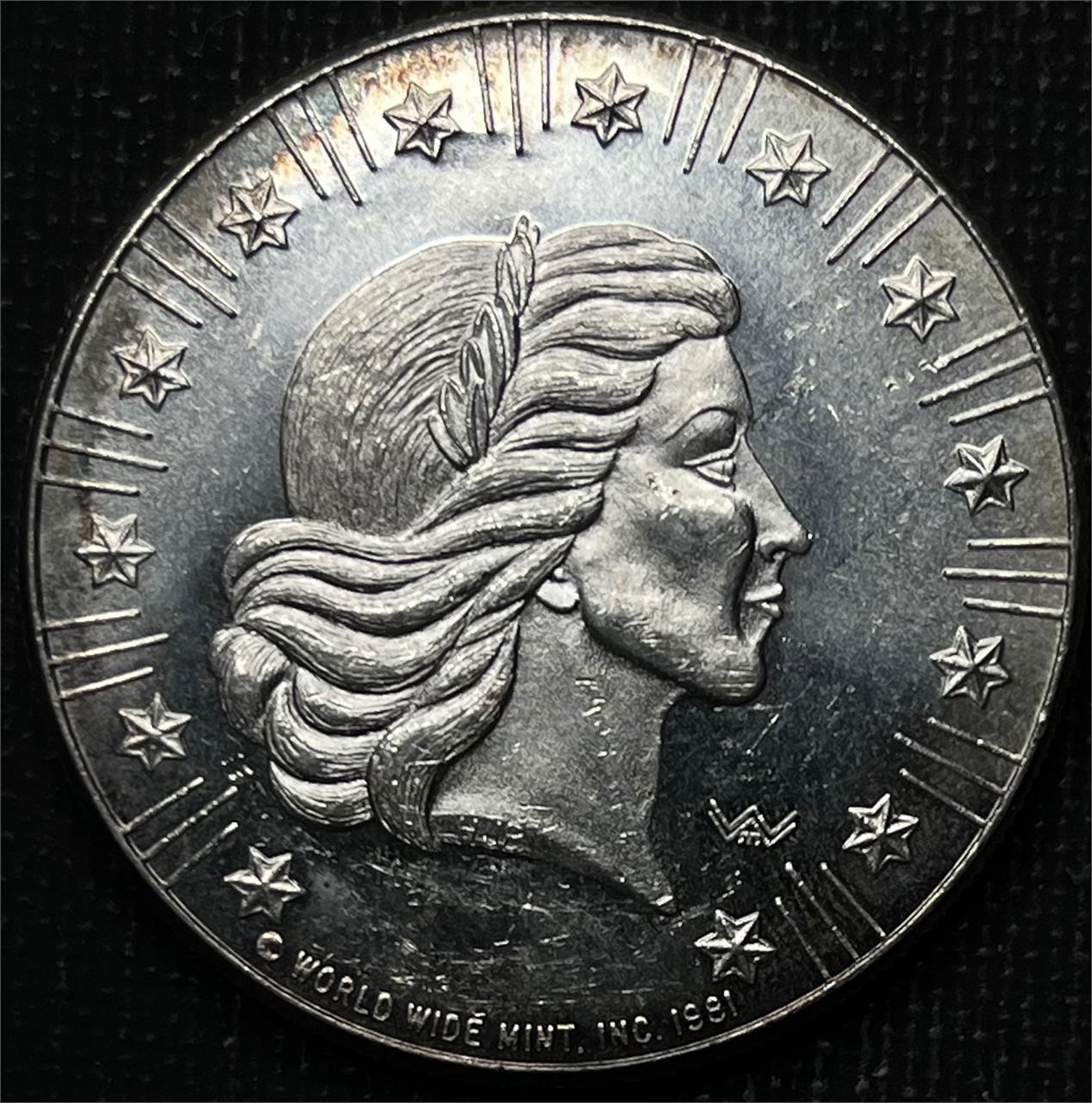 Vintage 1981 World Wide Mint Silver Round