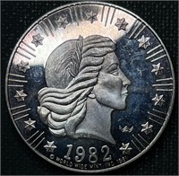Vintage 1982 Silver
