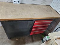 Workbench with drawers