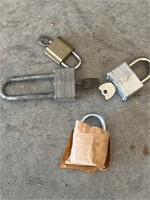 (4) Padlocks with Keys