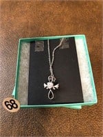 Jewelry neckless as pictured with box 68