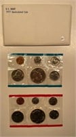 1977 UNITED STATES MINT SET NICE PACKAGING