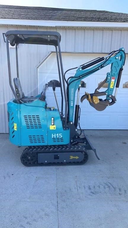 AGT H15 Mini-Excavator
