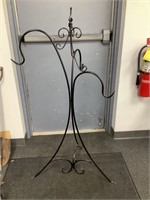 Hanging Basket Stand   NOT SHIPPABLE