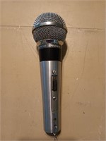 Unisphere model PE 56D microphone