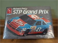 ERTL Richard Petty STP Grand Prix 1:25 scale