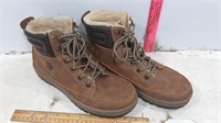 Mens 9 1/2 winter shoe / boots